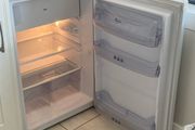 Whirlpool fridge with freezer box