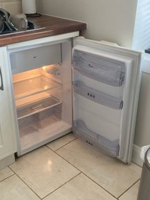 Whirlpool fridge with freezer box