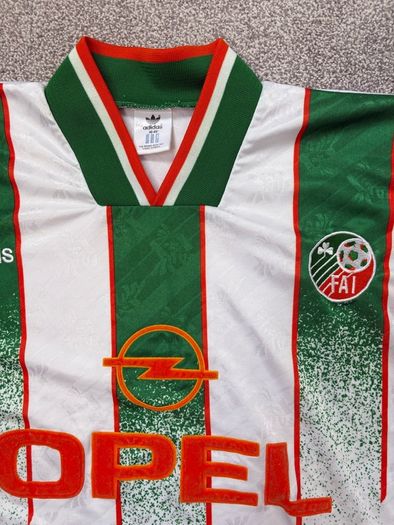 ORIGINAL Ireland away 1994 football shirt
