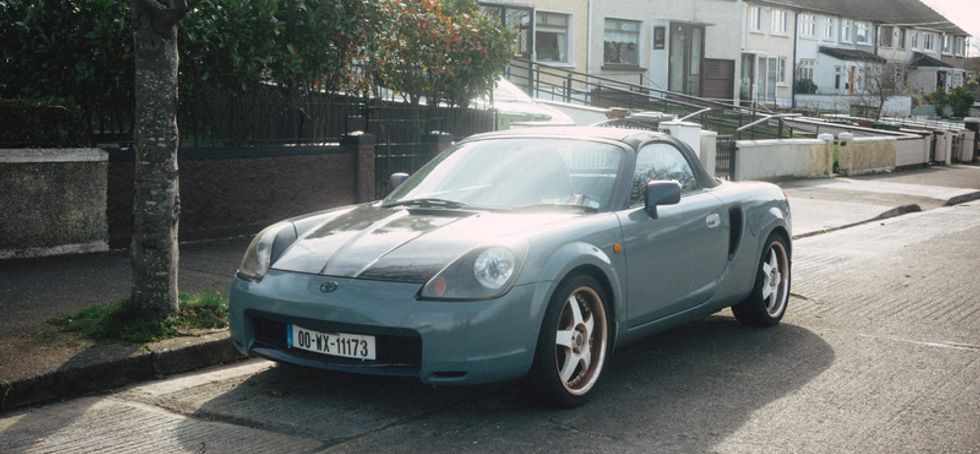 2000 Toyota MR2