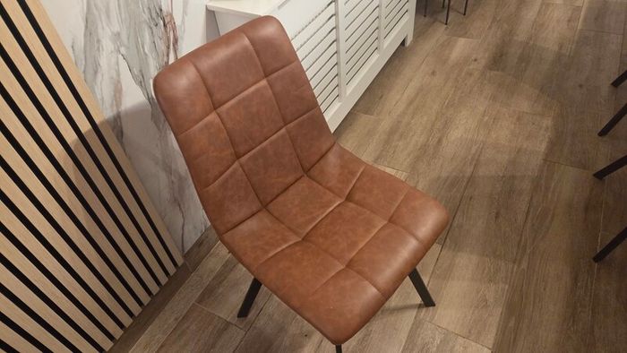 Dining table and 6 chairs