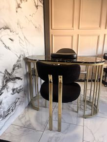 Manicure Desk & Chairs