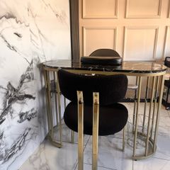Manicure Desk & Chairs