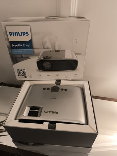 Philips NeoPix Easy Mini Projector Plus Projector Table