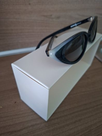 NWT Etnia Q Barcelona Hand Made Ladies  Sun Glasses