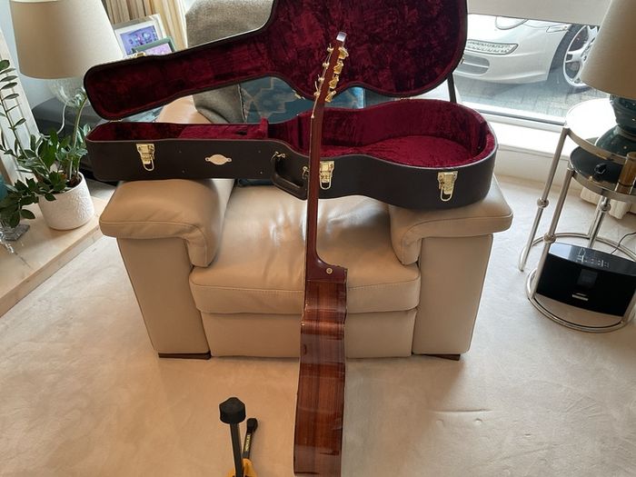 Taylor 8 String Baritone