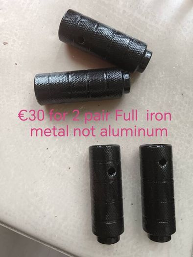Bike Pegs, Bmx Stunt Pegs, Cycling Pegs, Axle Rear Foot Pegs, Bike Foot Pegs, Suitable for Mounting on the Front or Rear Axle of a Bicycle, for Road Bikes and Mountain Bikes, 2 Pcs= 20 EURO . 4 Pcs= 30 EURO