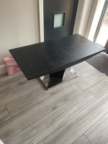 coffee table and rug