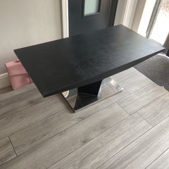 coffee table and rug