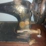 antique singer sawing machine Image 5