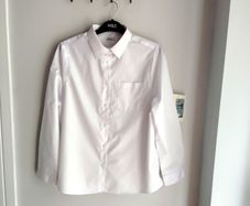 Girl white senior shirt, age 16/17