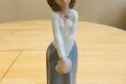 Genuine Nao By Lladro Figurine