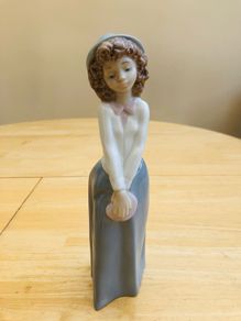 Genuine Nao By Lladro Figurine