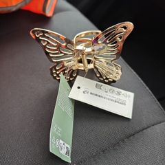 Butterfly-decorated Hair Claw
