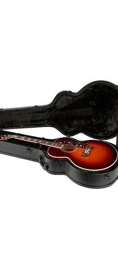 gibson sj200 , gibson les paul , fender stratocaster