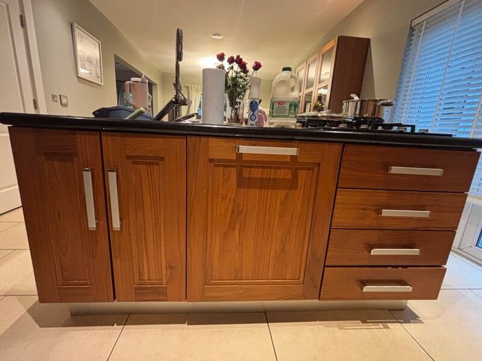 Full kitchen