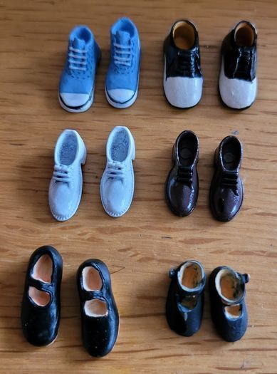 Dolls house - Miniature shop - hats, shoes, handbags, umbrellas and more