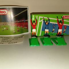 Vintage Subbuteo 61132 Throw In Takers Boxed Pair Red Blue Figures Waddingtons x 3