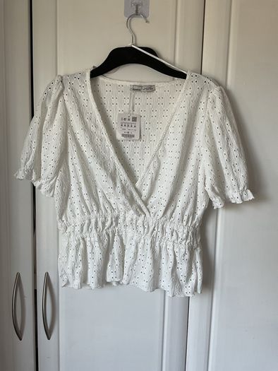 top Bnwt pull & bear short sleeve lace top