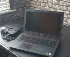 DELL Inspiron 15 5577