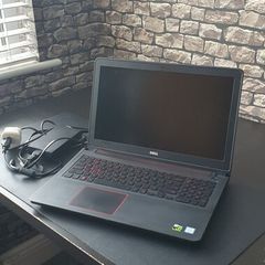 DELL Inspiron 15 5577