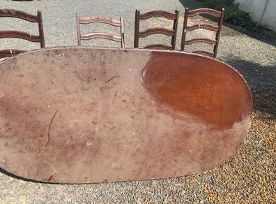 Table & Chairs