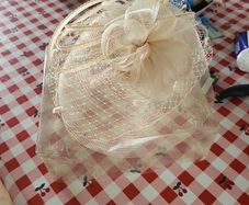 fascinator nude/cream