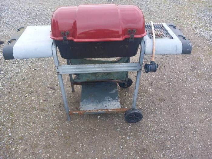 Gas barbecue