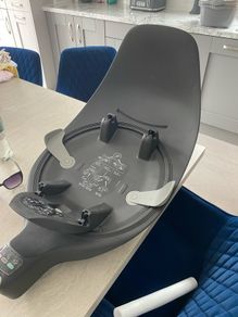 Cybex car seat and isofix base.