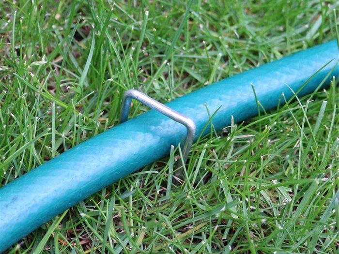 Garden Pins Galvanized Anti-Rust Ground Staples Stakes Pegs Spikes Pins for Securing Lawn Farm Sod Weed Barrier Landscape Grass Fabric Netting (FREE POSTAGE)