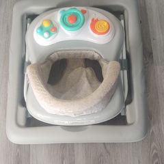 Baby walker ( 6+ months)