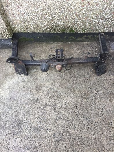 Ball hitch