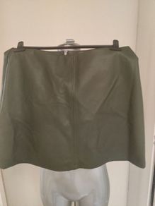 Brand New Primark green faux leather skirt size UK16 EU44 Postage included