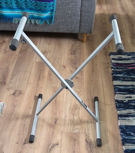 K&M Keyboard Stand - Rock Solid