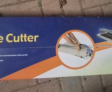 Tile cutter