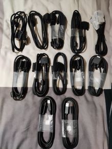 12 Cables: 10 VGA Cables + 2 USB A to USB B Cables