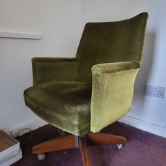 Swivel Hall Chair