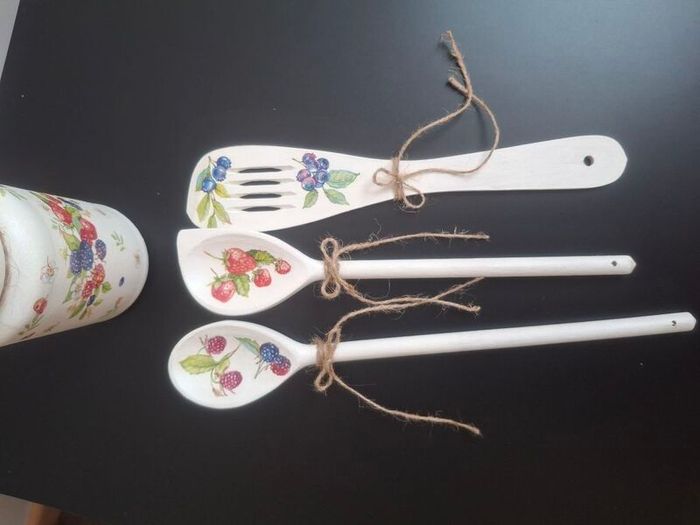 Set of 3 Decorative Kitchen Utensils in the Jar
