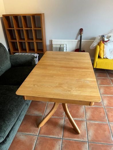 Free table 1.5 x 90m