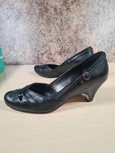 womens CLARKS CONE heels court formal casual black leather slip on closed toe Size UK 4 D EU 37