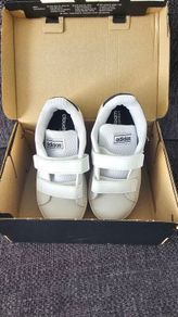 Adidas Trainers white
