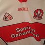 Vintage Derry Gaa Jersey 2000's Image 2