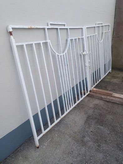 gate