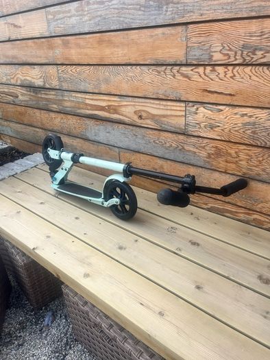 Micro Speed Deluxe scooter
