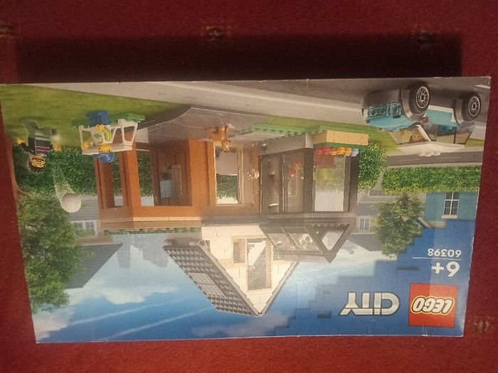LEGO City 60398 Family House - RETIRED- Brand new - Unopened ( Box Wear)