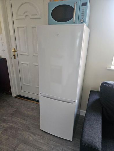 logik fridge freezer