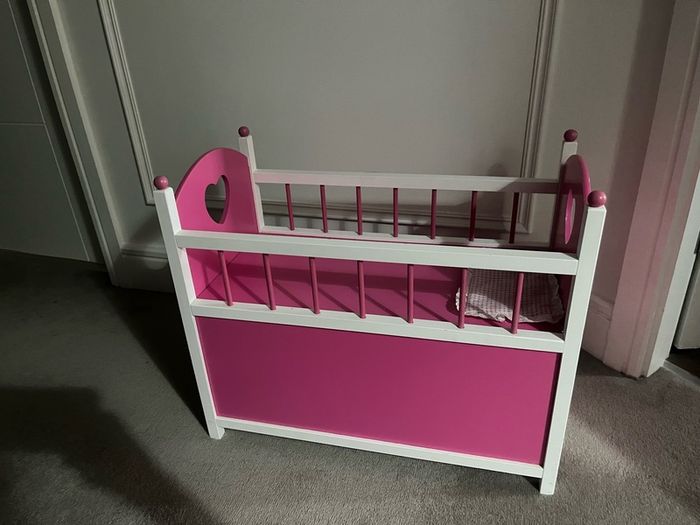 Dolls cot