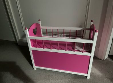 Dolls cot