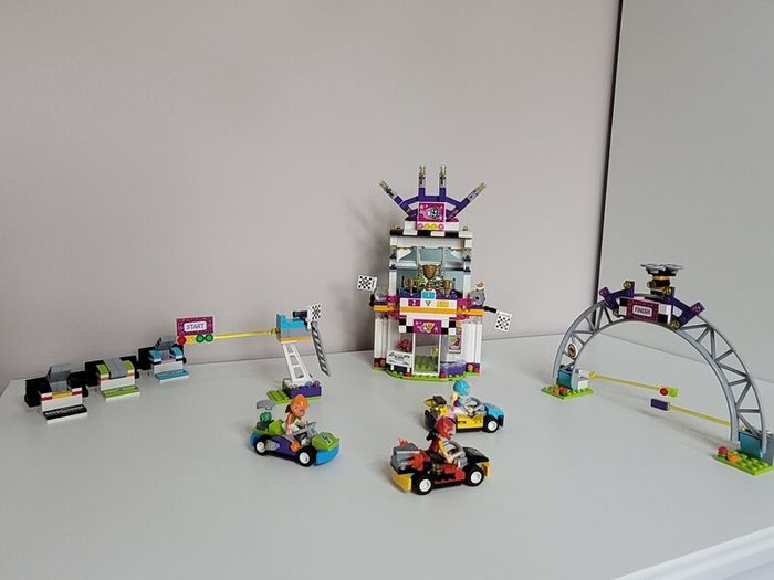 LEGO Friends 41352 The Big Race Day