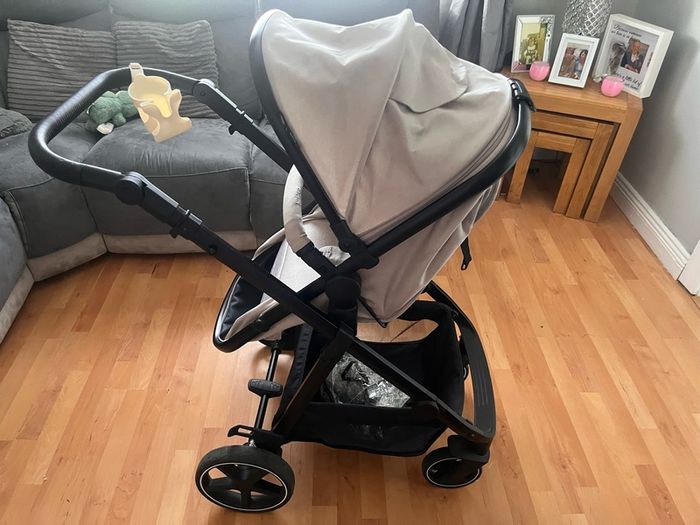Baby travel system and baby rocker (collection only)